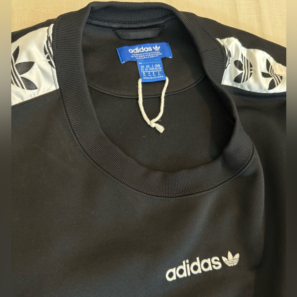 Adidas pullover - Picture 3 of 3